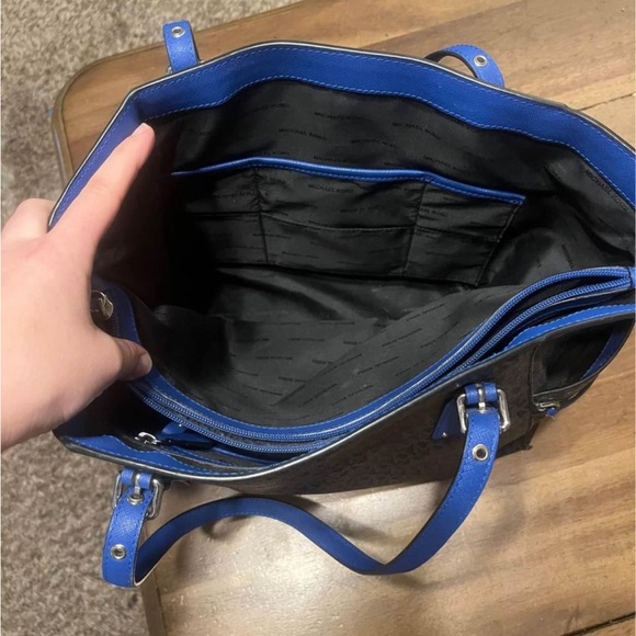 Michael Kors Voyager - Picture 3 of 10